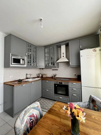 Купить трехкомнатную квартиру у метро Коммунарка в Москве. Вариант № 10018402, 17, площадь -  квм, цена 16000000 рублей