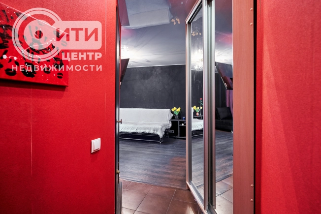 Купить квартиру на вторичке на улице проспект Патриотов в Воронеже. Вариант № 3118945, 5, площадь -  квм, цена 3400000 рублей