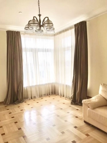 Купить квартиру в Москве. Вариант № 9105114, 3, площадь -  квм, цена 250000000 рублей