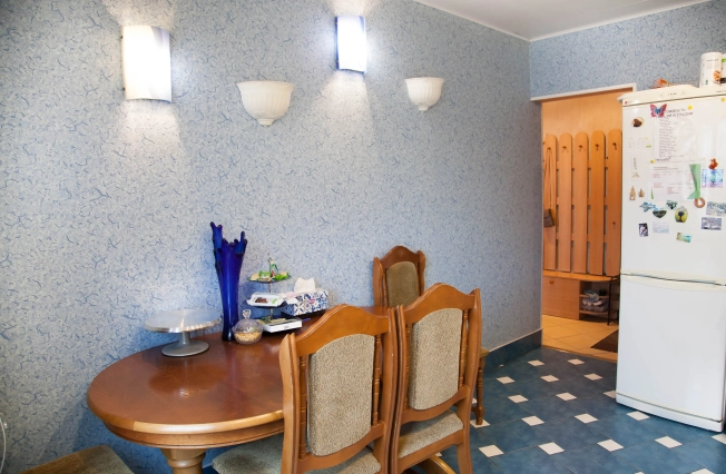 Купить трехкомнатную квартиру на улице Ильи Мухачева в Бийске. Вариант № 8511273, 7, площадь -  квм, цена 7150000 рублей