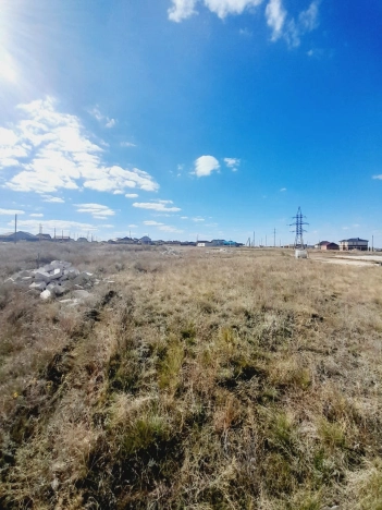 Купить земельный участок в Республике Калмыкия. Вариант № 5921989, 0, площадь -  квм, цена 800000 рублей