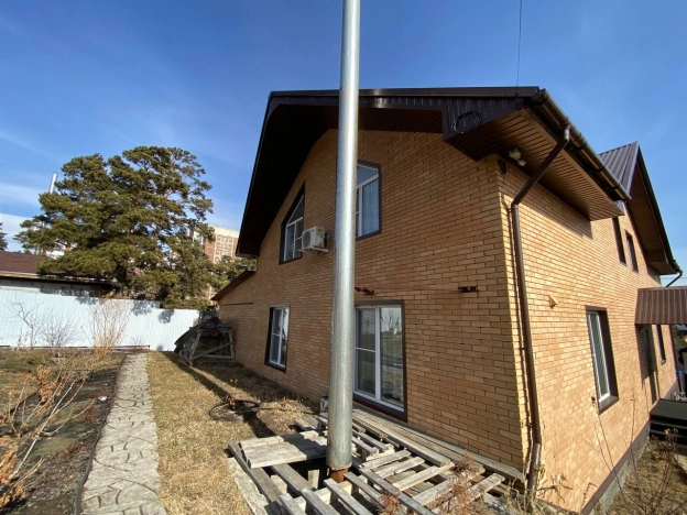 Купить дом на улице Белокаменная в Улан-Удэ. Вариант № 30657, 4, площадь -  квм, цена 23000000 рублей