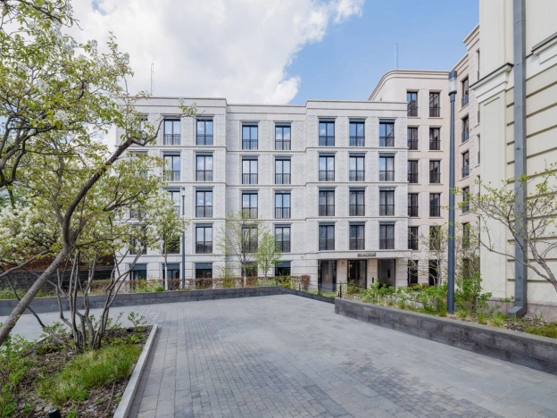 Купить квартиру в Москве. Вариант № 9330076, 34, площадь -  квм, цена 180000000 рублей