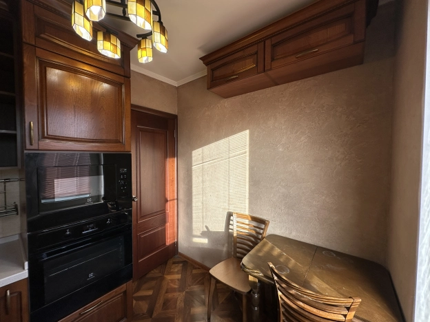 Купить трехкомнатную квартиру на улице Ленинский проспект в Москве. Вариант № 9449811, 7, площадь -  квм, цена 10500000 рублей