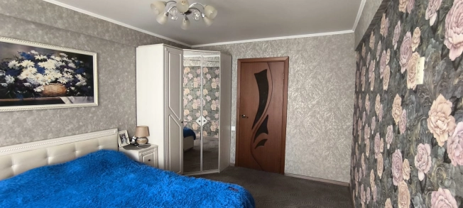 Купить многокомнатную квартиру в Бийске. Вариант № 14613, 2, площадь -  квм, цена 5480000 рублей