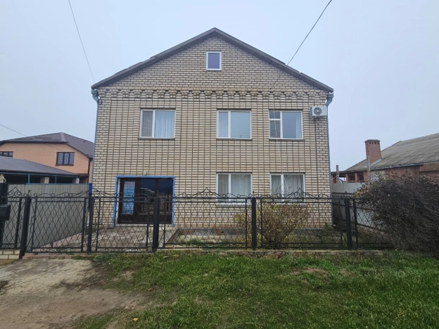 Купить дом в Элисте. Вариант № 9336529, 0, площадь -  квм, цена 10699999 рублей