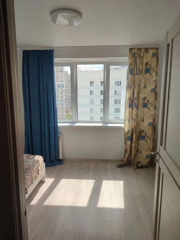 Купить трехкомнатную квартиру в Новосибирске. Вариант № 5412490, 15, площадь -  квм, цена 6850000 рублей