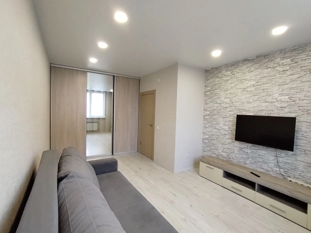 Снять квартиру в Калининграде. Вариант № 9458749, 15, площадь -  квм, цена 33000 рублей