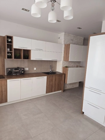 Купить двухкомнатную квартиру на вторичке на улице Заречная в Московской области. Вариант № 10477709, 8, площадь -  квм, цена 17300000 рублей