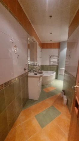 Купить квартиру в районе Перевалка в Петрозаводске. Вариант № 22968, 17, площадь -  квм, цена 9990000 рублей