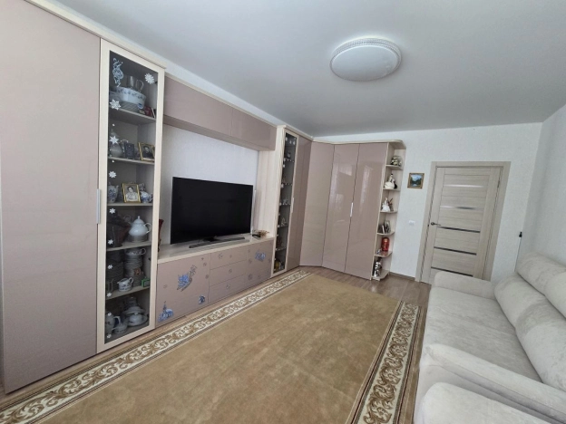 Купить двухкомнатную квартиру в Ленинградской области. Вариант № 56033, 15, площадь -  квм, цена 11150000 рублей