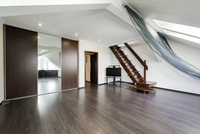 Купить четырехкомнатную квартиру в Калининграде. Вариант № 4922, 40, площадь -  квм, цена 16990000 рублей