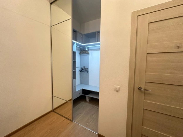 Купить однокомнатную квартиру в районе Московский в Санкт-Петербурге. Вариант № 9112402, 7, площадь -  квм, цена 10700000 рублей