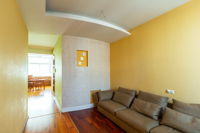 Купить четырехкомнатную квартиру в Омске. Вариант № 17389, 17, площадь -  квм, цена 17890000 рублей