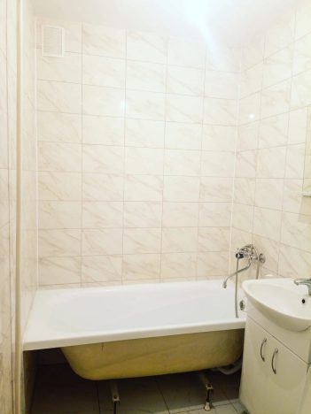 Купить трехкомнатную квартиру на улице 6-я Линия в Ростовской области. Вариант № 5922334, 6, площадь -  квм, цена 4800000 рублей