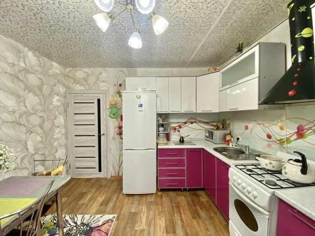 Купить трехкомнатную квартиру на улице Клочкова в Пензенской области. Вариант № 9762, 3, площадь -  квм, цена 4800000 рублей