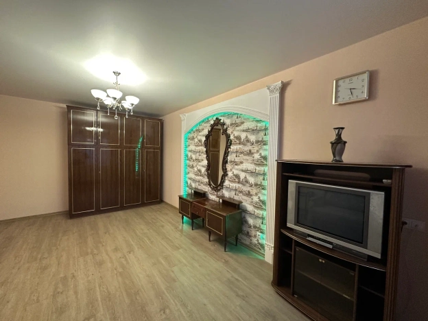 Купить однокомнатную квартиру в Санкт-Петербурге. Вариант № 9907018, 8, площадь -  квм, цена 7500000 рублей