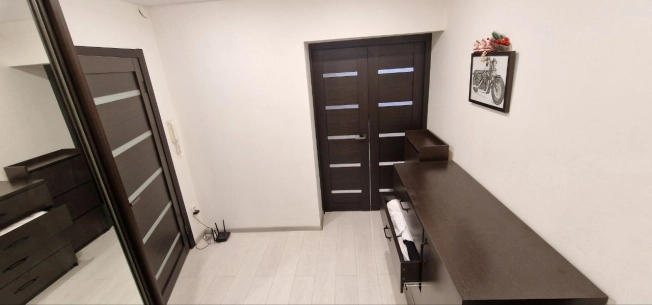 Купить квартиру на вторичке в Вологде. Вариант № 10941970, 18, площадь - квм, цена 4590000 рублей