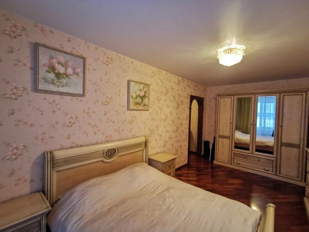 Купить двухкомнатную квартиру в Новосибирской области. Вариант № 10418752, 26, площадь -  квм, цена 8000000 рублей