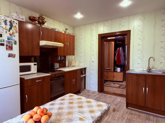 Купить дом в Микрорайоне Порт-Артур в Омске. Вариант № 1901846, 12, площадь - квм, цена 6100000 рублей