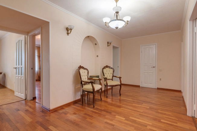 Купить квартиру в Вологодской области. Вариант № 8790858, 24, площадь -  квм, цена 12000000 рублей