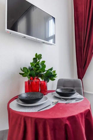 Купить Студию на вторичке на улице Радищева в Санкт-Петербурге. Вариант № 8434504, 7, площадь -  квм, цена 6400000 рублей