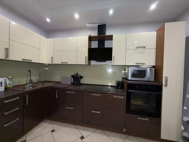 Купить квартиру в Москве. Вариант № 8414328, 13, площадь -  квм, цена 20000000 рублей