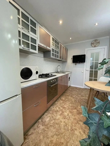 Купить трехкомнатную квартиру в Ростовской области. Вариант № 9614192, 10, площадь -  квм, цена 7800000 рублей