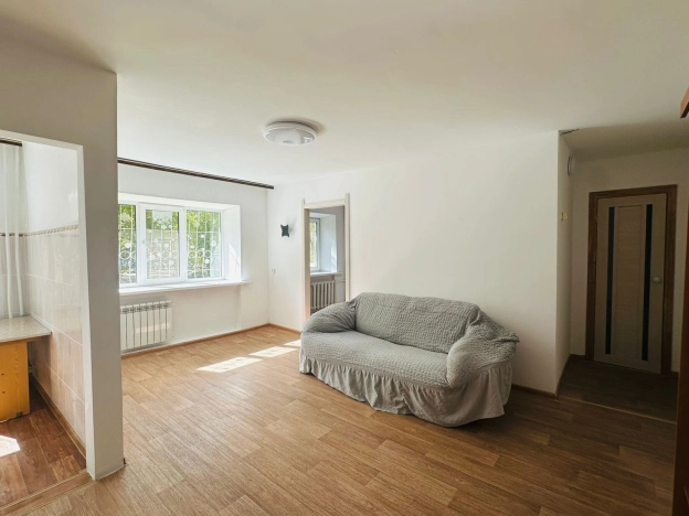 Купить трехкомнатную квартиру в Приморском крае. Вариант № 7240694, 8, площадь -  квм, цена 6200000 рублей