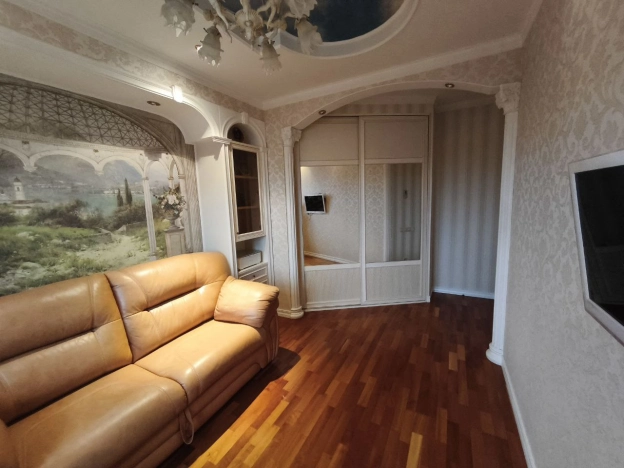 Купить четырехкомнатную квартиру в Микрорайоне 6-й  Загорья, район Бирюлёво Восточное в Москве. Вариант № 10705704, 5, площадь -  квм, цена 58000000 рублей