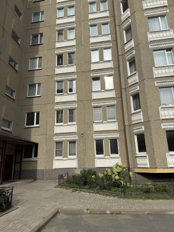 Купить квартиру у метро Парнас в Ленинградской области. Вариант № 38907, 28, площадь -  квм, цена 6400000 рублей