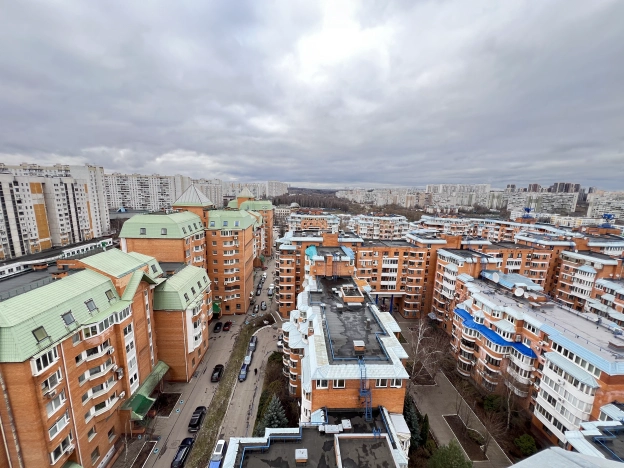 Купить трехкомнатную квартиру в ЮЗАО в Москве. Вариант № 24229, 29, площадь -  квм, цена 33000000 рублей