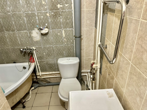 Купить однокомнатную квартиру на вторичке на улице Новосёлов в Пензе. Вариант № 35210, 4, площадь -  квм, цена 2100000 рублей