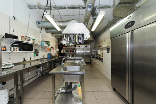 Снять коммерческую недвижимость в Калининграде. Вариант № 10077538, 14, площадь -  квм, цена 148000 рублей