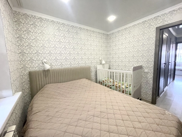 Купить трехкомнатную квартиру в Микрорайоне Фестивальный в Краснодаре. Вариант № 1221081, 4, площадь -  квм, цена 5500000 рублей