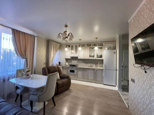 Купить двухкомнатную квартиру на улице Парковая в Московской области. Вариант № 10729249, 8, площадь - квм, цена 9500000 рублей