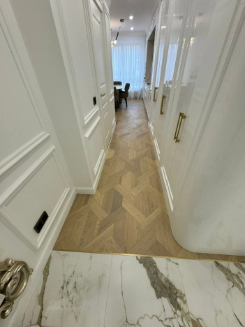 Купить двухкомнатную квартиру на вторичке у метро Молодежная в Москве. Вариант № 53318, 16, площадь -  квм, цена 44800000 рублей