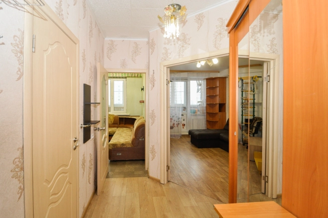 Купить квартиру на улице Петухова в Новосибирске. Вариант № 10263596, 4, площадь -  квм, цена 4200000 рублей