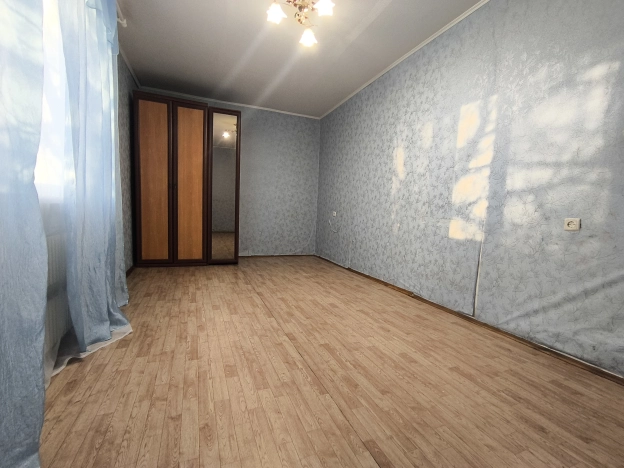 Купить четырехкомнатную квартиру в Микрорайоне 10-й в Белгороде. Вариант № 9972166, 2, площадь -  квм, цена 5950000 рублей