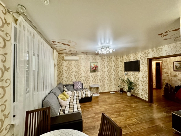 Купить трехкомнатную квартиру в Смоленской области. Вариант № 7775451, 1, площадь -  квм, цена 8600000 рублей