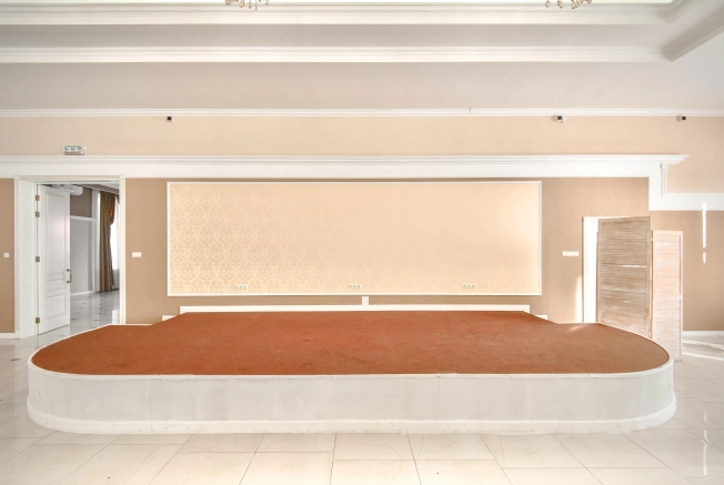 Купить коммерческую недвижимость в Ростове-на-Дону. Вариант № 26328, 4, площадь -  квм, цена 65000000 рублей