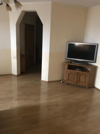 Купить трехкомнатную квартиру в Ростовской области. Вариант № 10470859, 3, площадь -  квм, цена 7850000 рублей