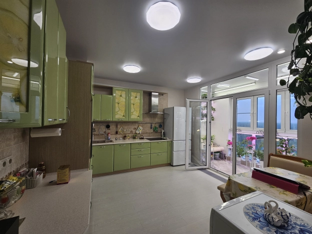 Купить трехкомнатную квартиру в Пушкине. Вариант № 5755488, 4, площадь -  квм, цена 16000000 рублей