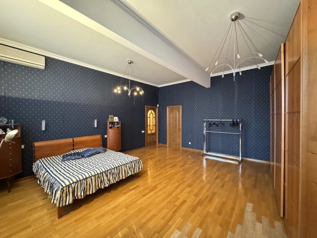 Купить квартиру в Москве. Вариант № 8429026, 2, площадь -  квм, цена 29990000 рублей