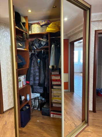 Купить трехкомнатную квартиру на улице Норильская в Улан-Удэ. Вариант № 1664719, 3, площадь -  квм, цена 18500000 рублей