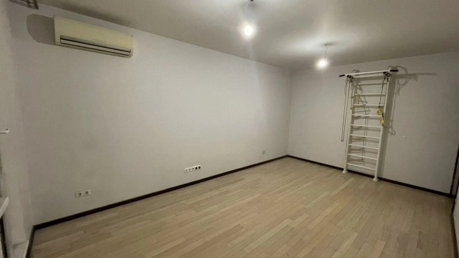 Купить квартиру в Москве. Вариант № 8999663, 2, площадь - квм, цена 24000000 рублей