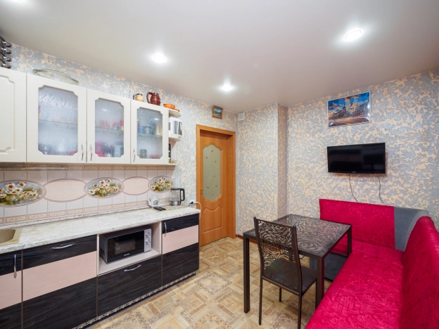 Купить двухкомнатную квартиру в Омске. Вариант № 9015730, 2, площадь -  квм, цена 7100000 рублей