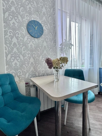 Купить квартиру в районе Дзержинский в Новосибирске. Вариант № 8153768, 2, площадь -  квм, цена 4980000 рублей