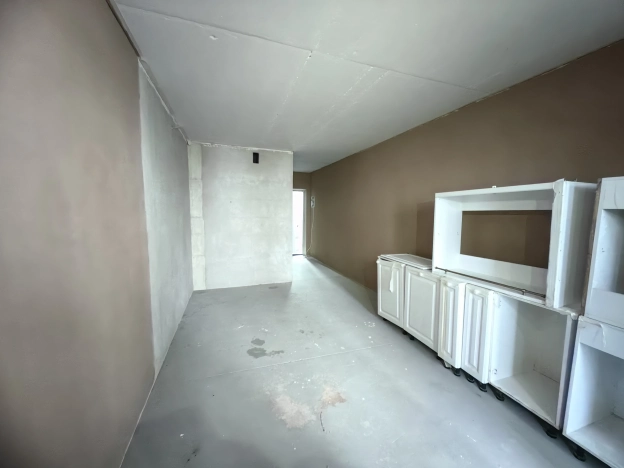 Купить Студию на вторичке в Воронеже. Вариант № 18990, 3, площадь -  квм, цена 2400000 рублей