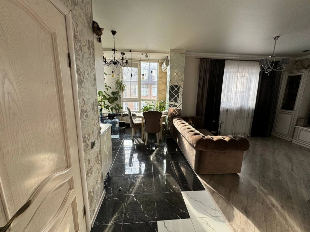 Купить однокомнатную квартиру на улице Героя А.А. Аверкиева в Краснодаре. Вариант № 12035, 16, площадь -  квм, цена 6150000 рублей